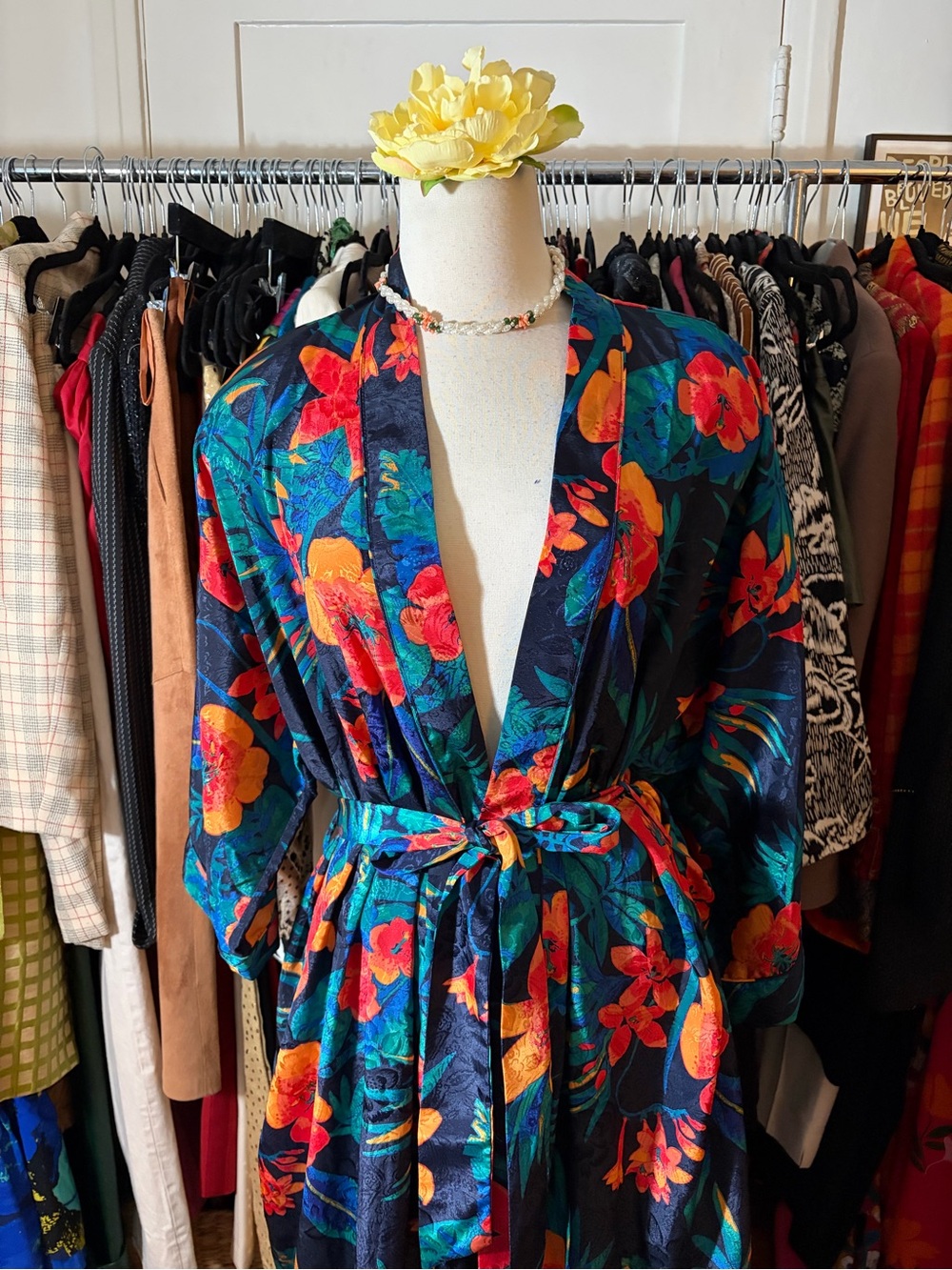 Valerie Stevens kaftan-style floral robe duster. - Picture 2 of 4